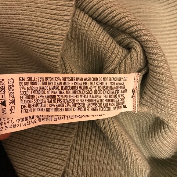 Forever 21 Off the Shoulder Seafoam Green Top - Picture 4 of 6